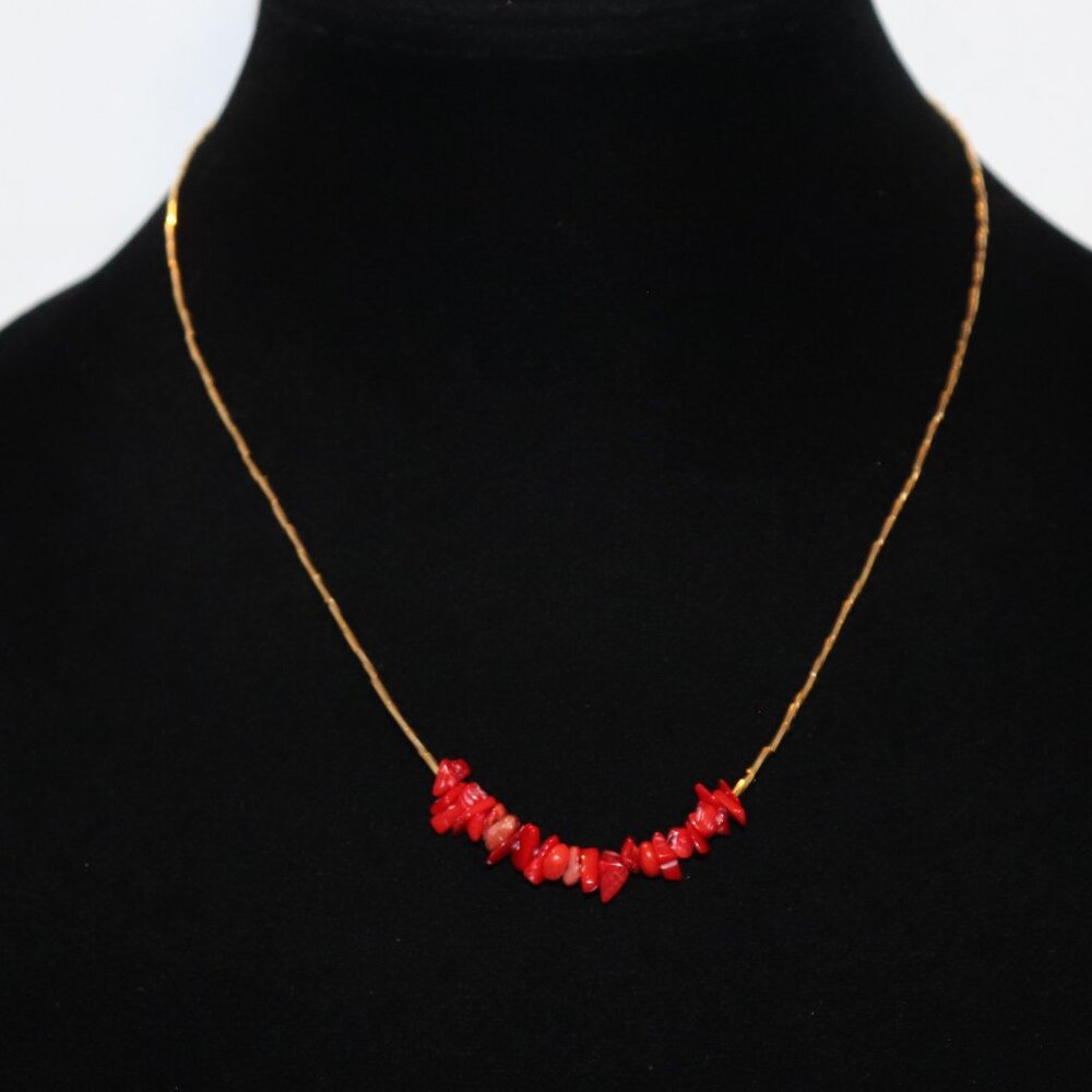 NWOT Liquid gold and coral beaded necklace 18"